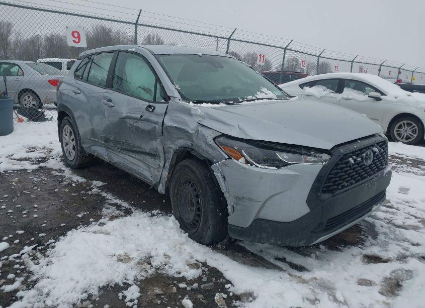 2022 Toyota Corolla CROSS L (VIN 7MUAAABG6NV027618) main photo