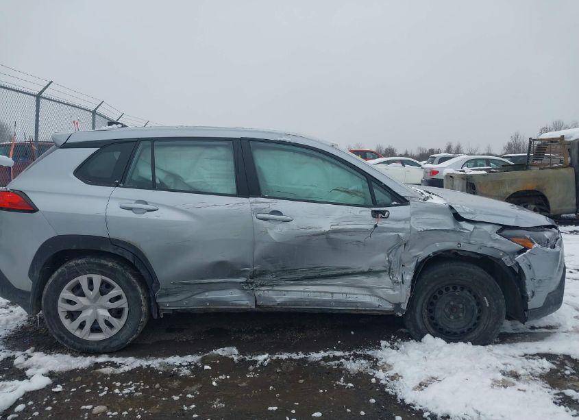 Photo 13 of 2022 Toyota Corolla CROSS L (VIN 7MUAAABG6NV027618)