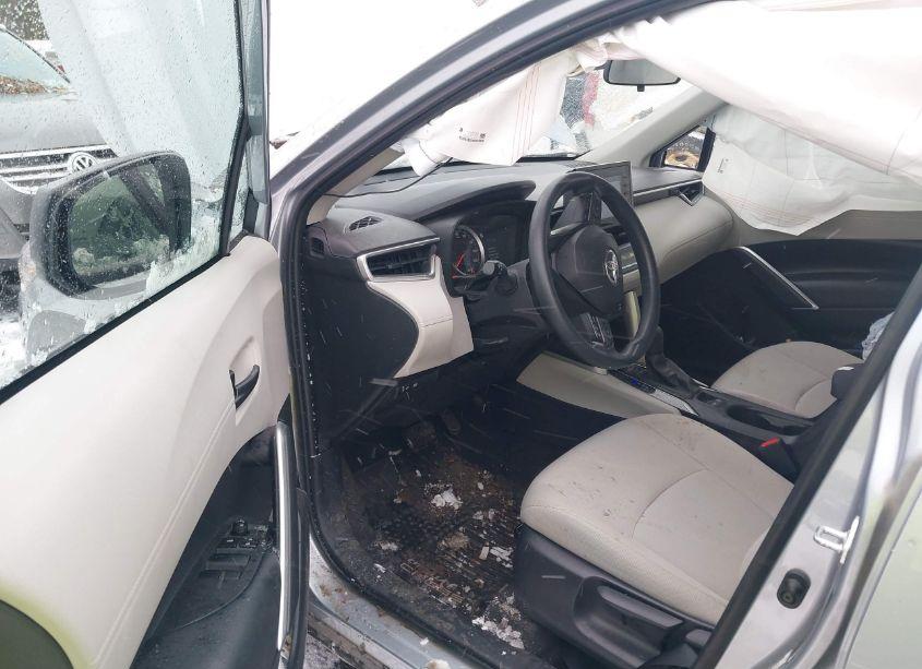 Photo 5 of 2022 Toyota Corolla CROSS L (VIN 7MUAAABG6NV027618)