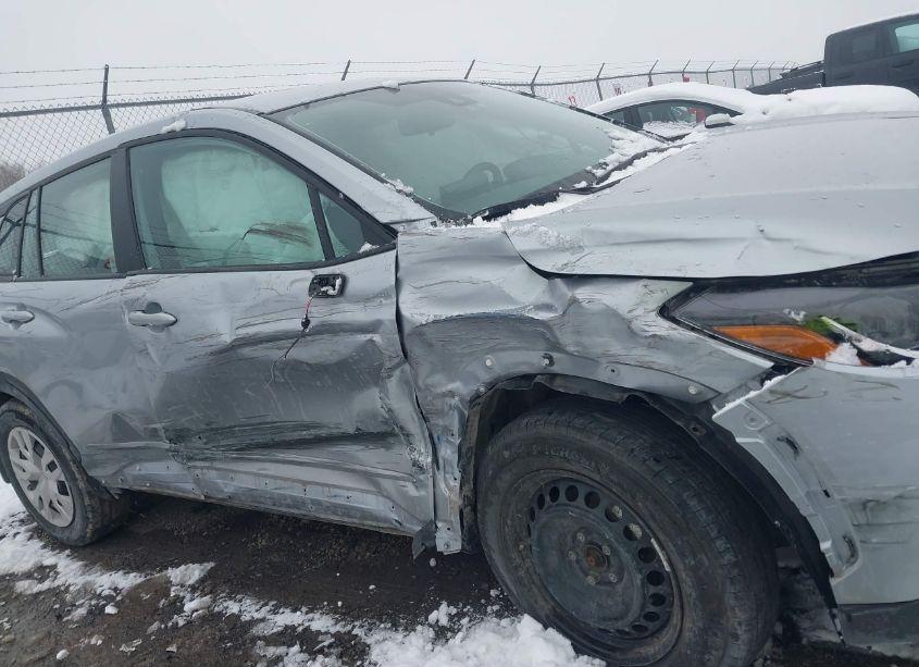 Photo 6 of 2022 Toyota Corolla CROSS L (VIN 7MUAAABG6NV027618)