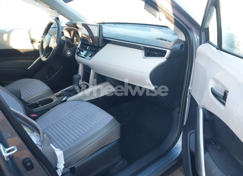 Photo 5 of 2024 Toyota Corolla CROSS L (VIN 7MUAAABG8RV103362)