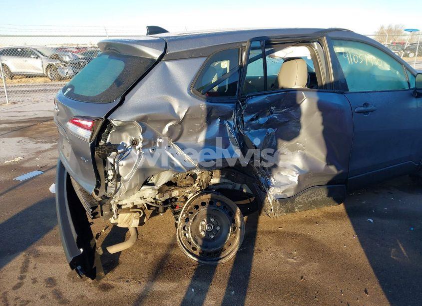 Photo 6 of 2024 Toyota Corolla CROSS L (VIN 7MUAAABG8RV103362)