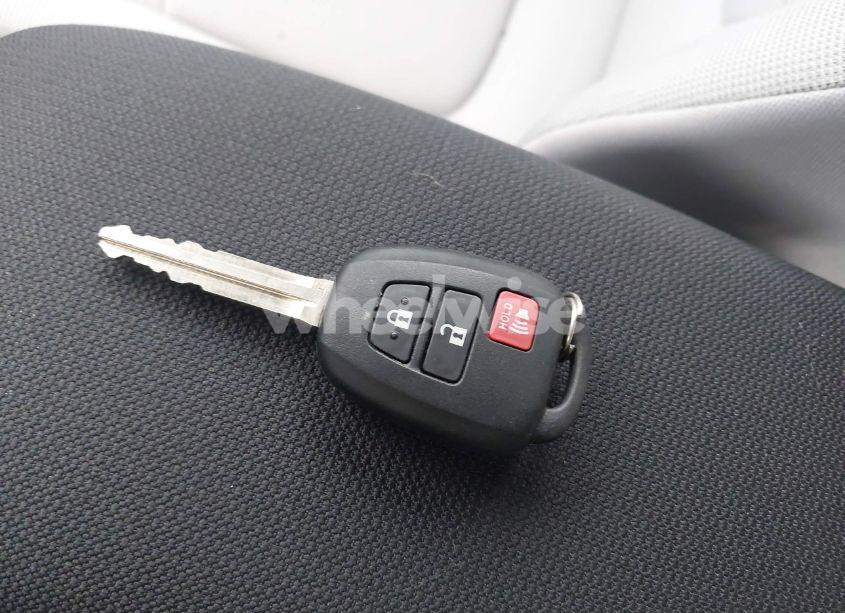 Photo 11 of 2024 Toyota Corolla CROSS L (VIN 7MUAAABG8RV104009)