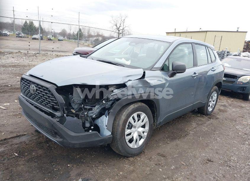 Photo 2 of 2024 Toyota Corolla CROSS L (VIN 7MUAAABG8RV104009)