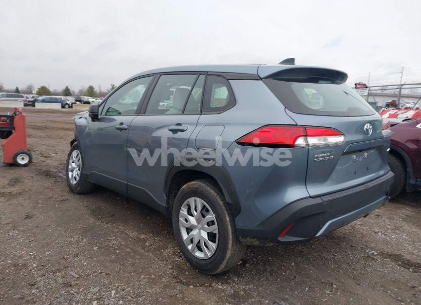 Photo 3 of 2024 Toyota Corolla CROSS L (VIN 7MUAAABG8RV104009)