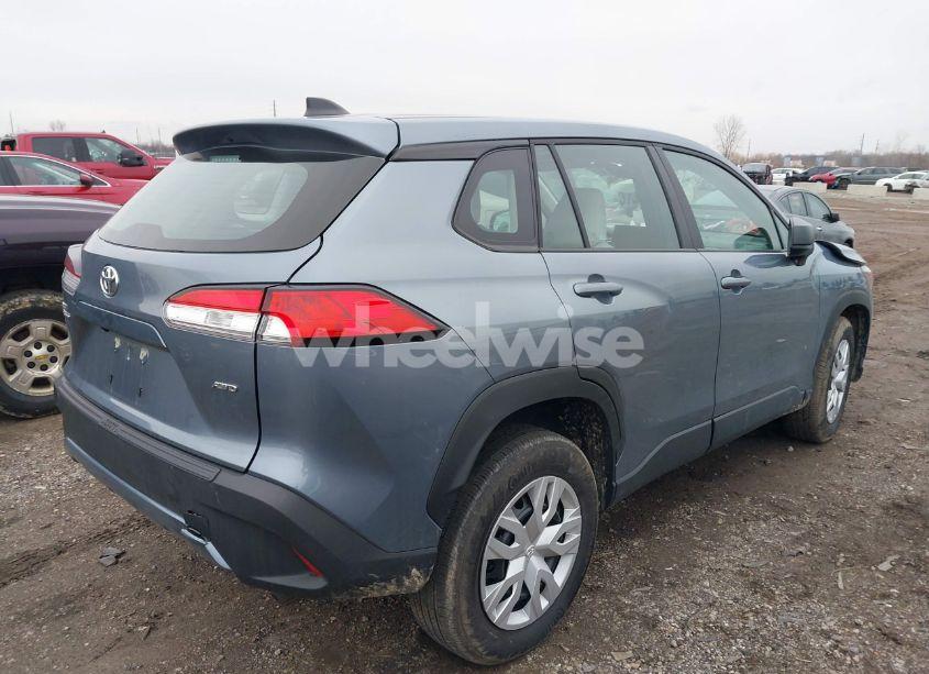 Photo 4 of 2024 Toyota Corolla CROSS L (VIN 7MUAAABG8RV104009)