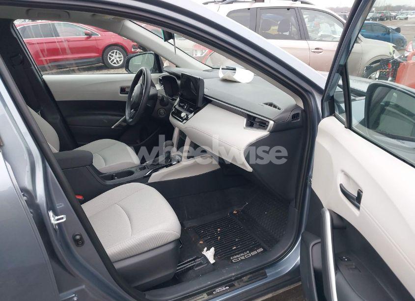 Photo 5 of 2024 Toyota Corolla CROSS L (VIN 7MUAAABG8RV104009)