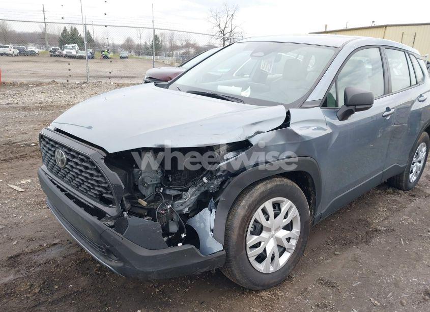 Photo 6 of 2024 Toyota Corolla CROSS L (VIN 7MUAAABG8RV104009)