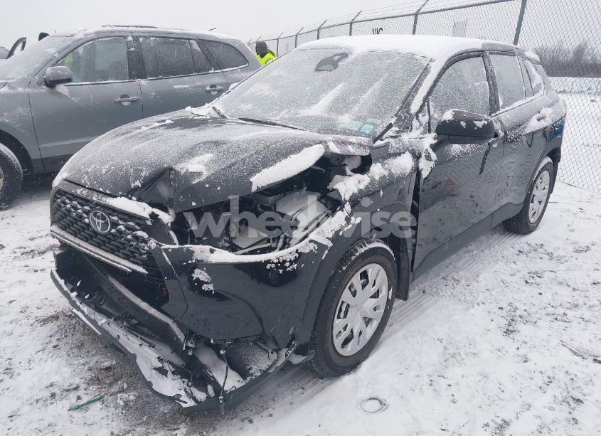 Photo 2 of 2024 Toyota Corolla CROSS L (VIN 7MUAAABG8RV106231)