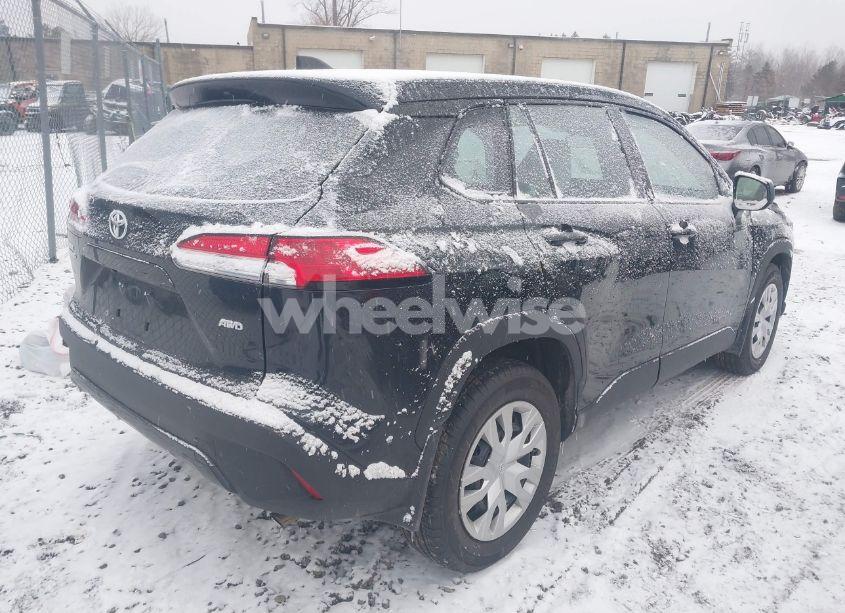 Photo 4 of 2024 Toyota Corolla CROSS L (VIN 7MUAAABG8RV106231)