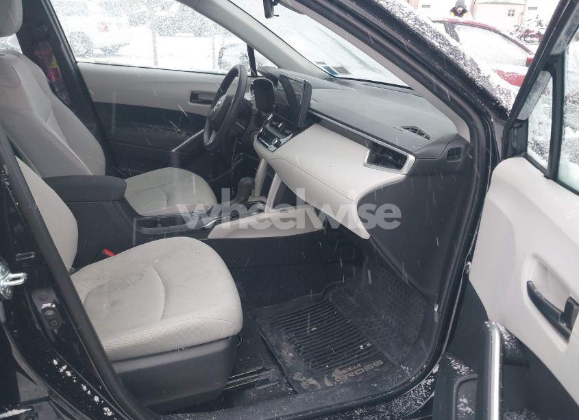 Photo 5 of 2024 Toyota Corolla CROSS L (VIN 7MUAAABG8RV106231)