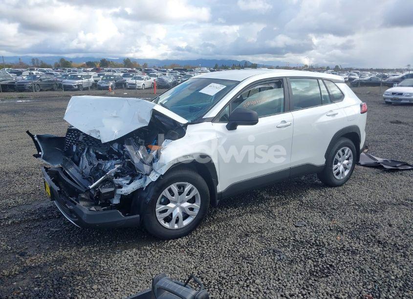 Photo 2 of 2024 Toyota Corolla CROSS L (VIN 7MUAAABG8RV109789)