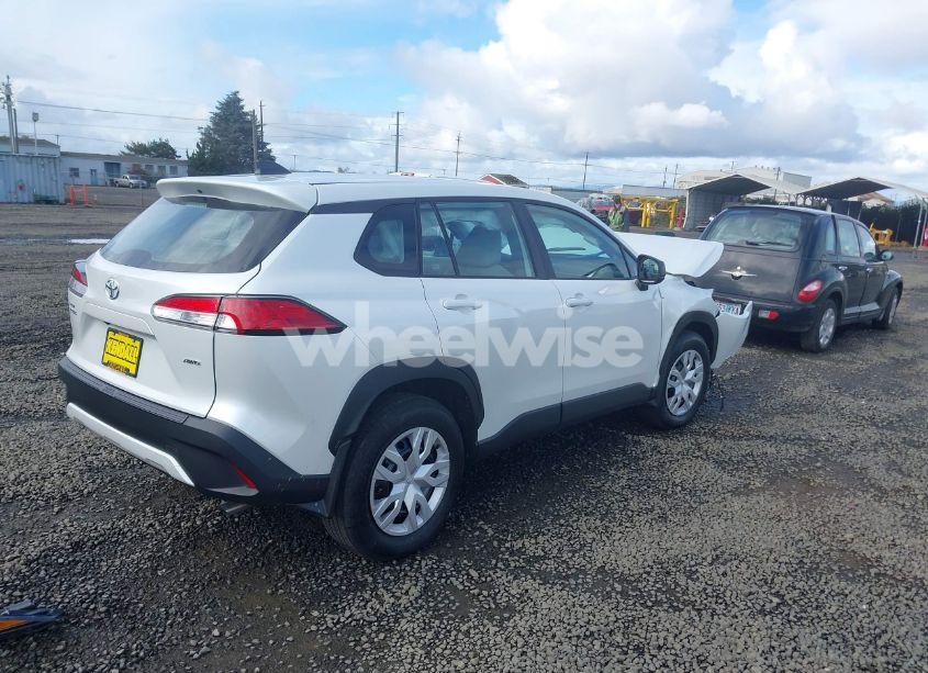 Photo 4 of 2024 Toyota Corolla CROSS L (VIN 7MUAAABG8RV109789)