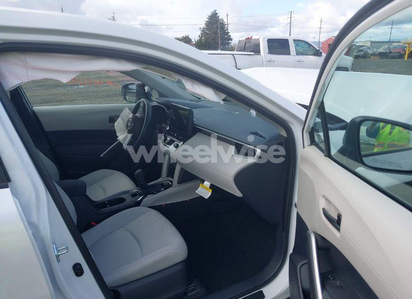 Photo 5 of 2024 Toyota Corolla CROSS L (VIN 7MUAAABG8RV109789)