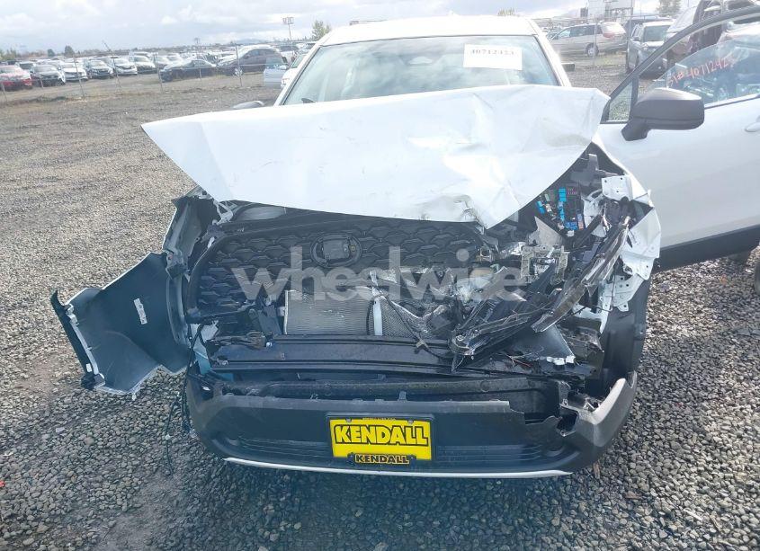 Photo 6 of 2024 Toyota Corolla CROSS L (VIN 7MUAAABG8RV109789)