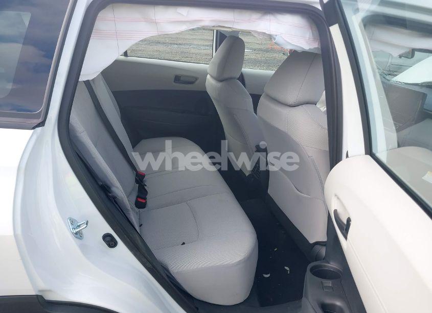 Photo 8 of 2024 Toyota Corolla CROSS L (VIN 7MUAAABG8RV109789)