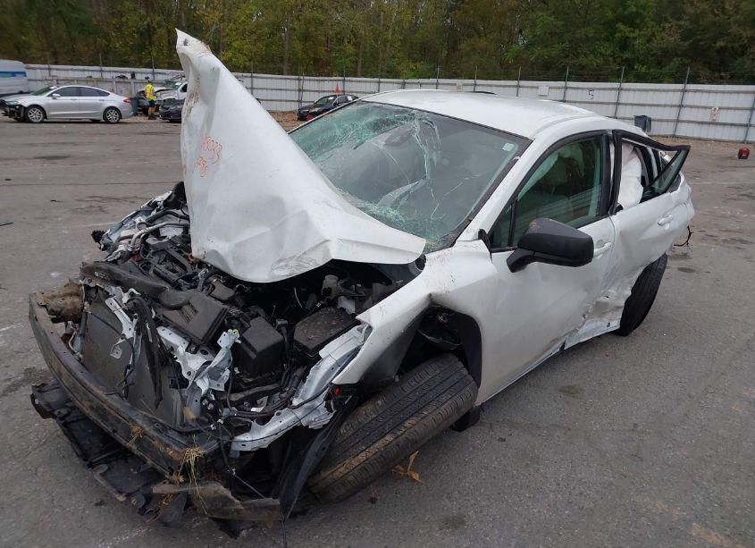 Photo 2 of 2022 Toyota Corolla CROSS L (VIN 7MUAAABG9NV011798)