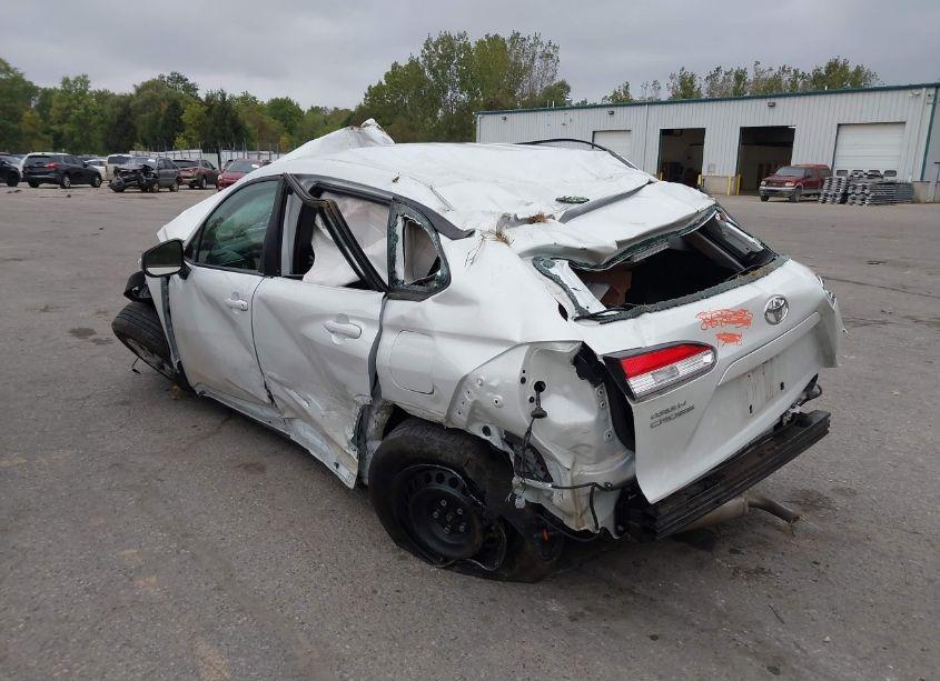 Photo 3 of 2022 Toyota Corolla CROSS L (VIN 7MUAAABG9NV011798)
