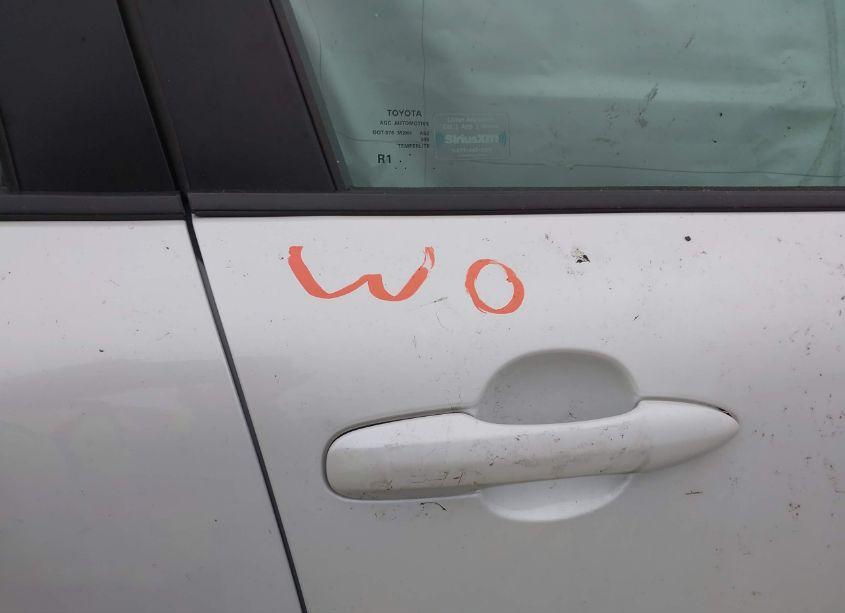 Photo 5 of 2022 Toyota Corolla CROSS L (VIN 7MUAAABG9NV011798)