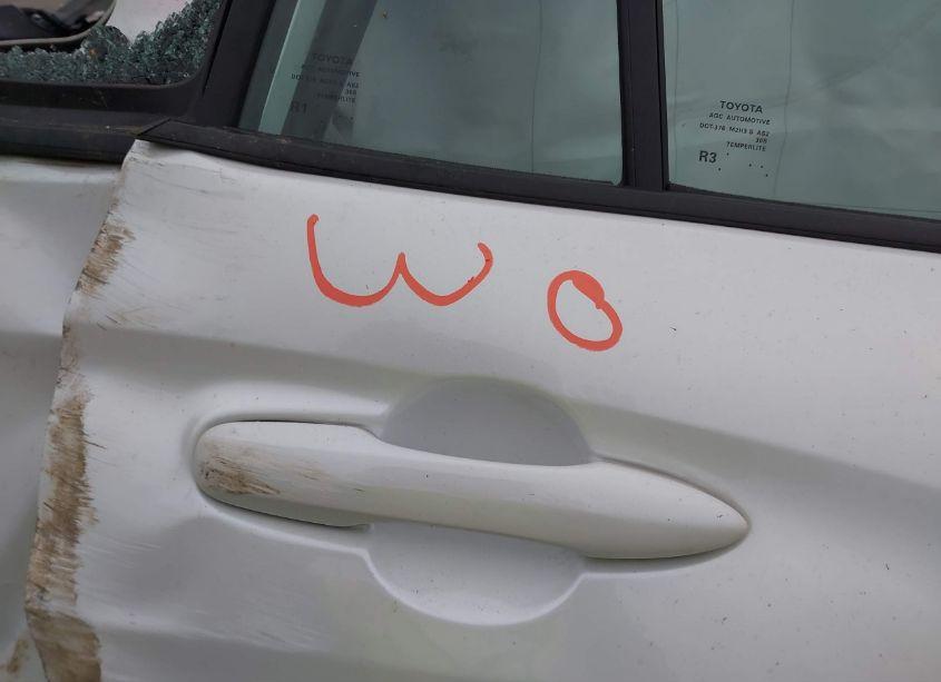 Photo 8 of 2022 Toyota Corolla CROSS L (VIN 7MUAAABG9NV011798)