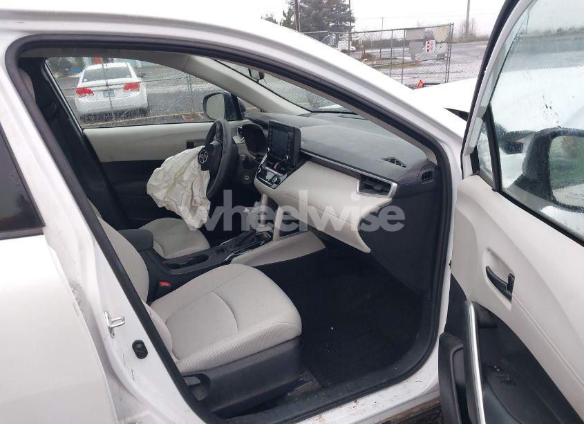 Photo 5 of 2022 Toyota Corolla CROSS L (VIN 7MUAAABG9NV018945)