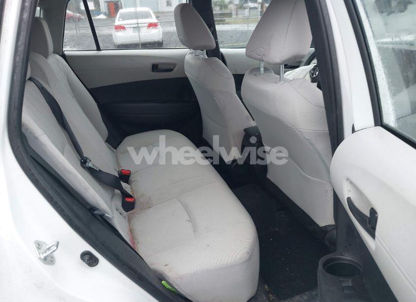 Photo 8 of 2022 Toyota Corolla CROSS L (VIN 7MUAAABG9NV018945)