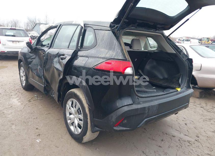 Photo 3 of 2022 Toyota Corolla CROSS L (VIN 7MUAAABGXNV015732)