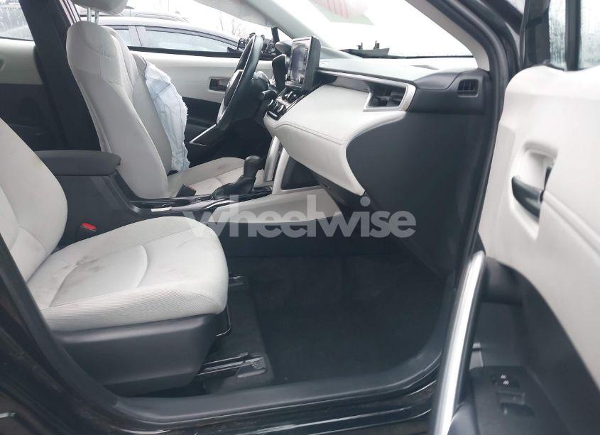 Photo 5 of 2022 Toyota Corolla CROSS L (VIN 7MUAAABGXNV015732)