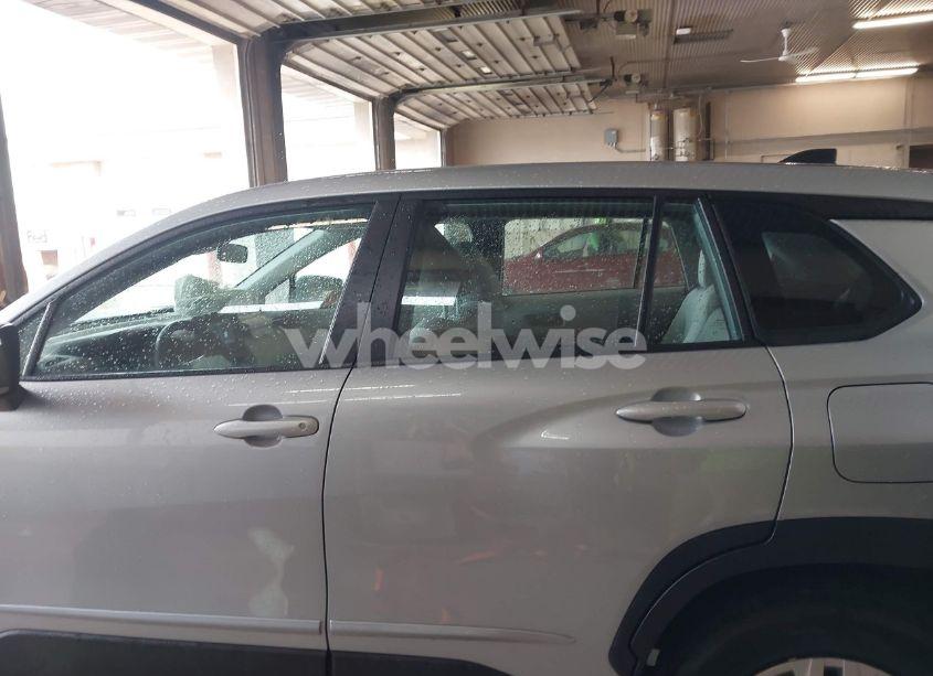 Photo 14 of 2022 Toyota Corolla CROSS L (VIN 7MUAAABGXNV023331)