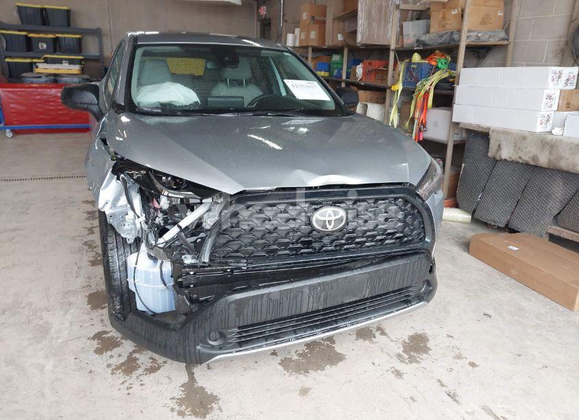 Photo 6 of 2022 Toyota Corolla CROSS L (VIN 7MUAAABGXNV023331)