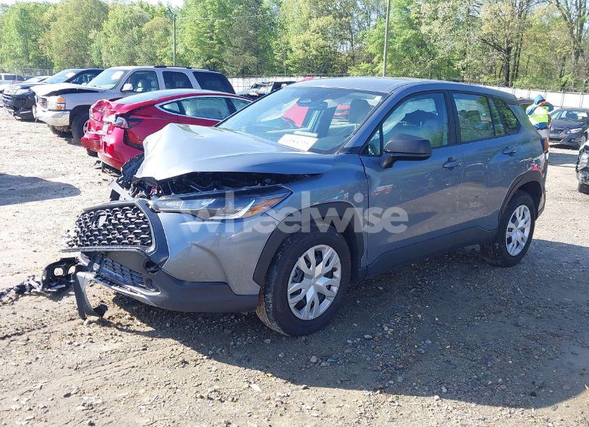 Photo 2 of 2024 Toyota Corolla CROSS L (VIN 7MUAAABGXRV092221)