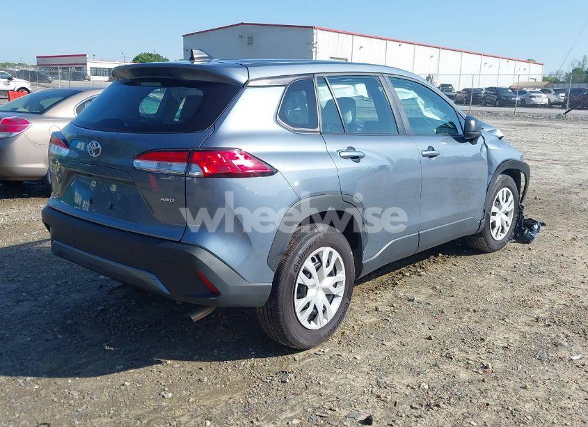 Photo 4 of 2024 Toyota Corolla CROSS L (VIN 7MUAAABGXRV092221)