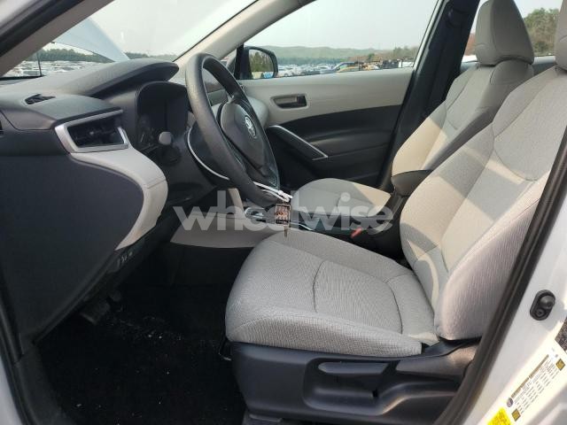 Photo 3 of 2024 TOYOTA COROLLA CROSS L (VIN 7MUAAABGXRV112077)