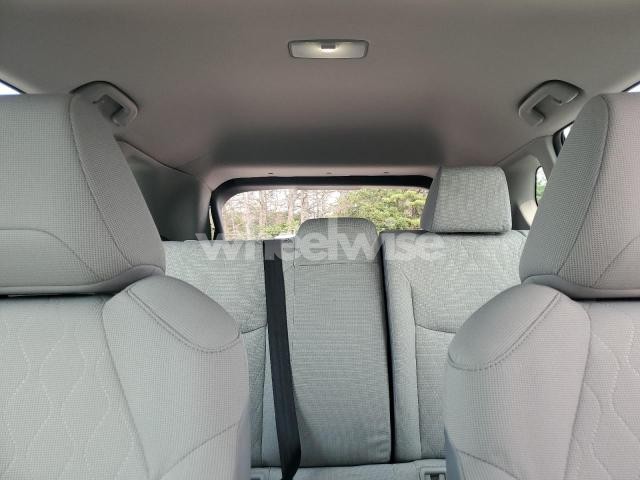 Photo 4 of 2024 TOYOTA COROLLA CROSS L (VIN 7MUAAABGXRV112077)