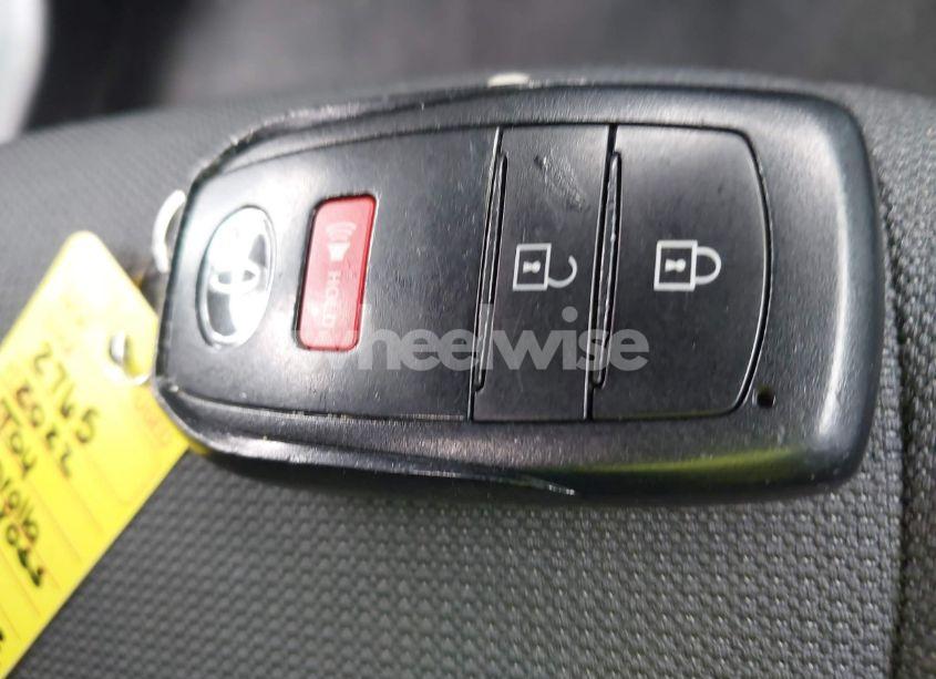 Photo 11 of 2022 Toyota Corolla CROSS LE (VIN 7MUBAAAG0NV011047)