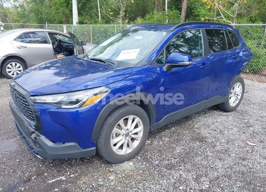 Photo 2 of 2022 Toyota Corolla CROSS LE (VIN 7MUBAAAG0NV011047)