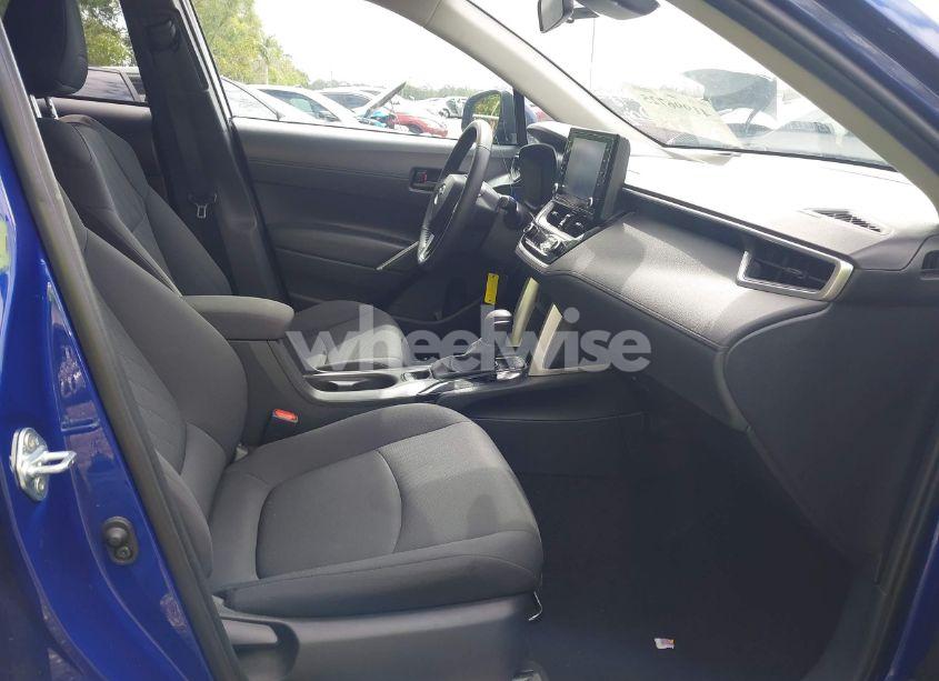 Photo 5 of 2022 Toyota Corolla CROSS LE (VIN 7MUBAAAG0NV011047)