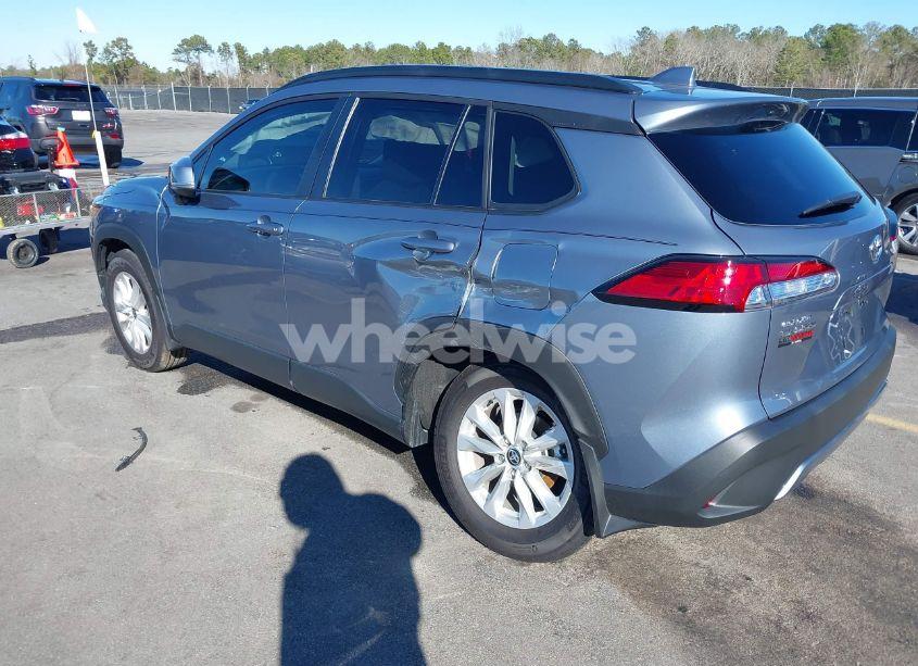 Photo 3 of 2024 Toyota Corolla CROSS LE (VIN 7MUBAAAG1RV088404)