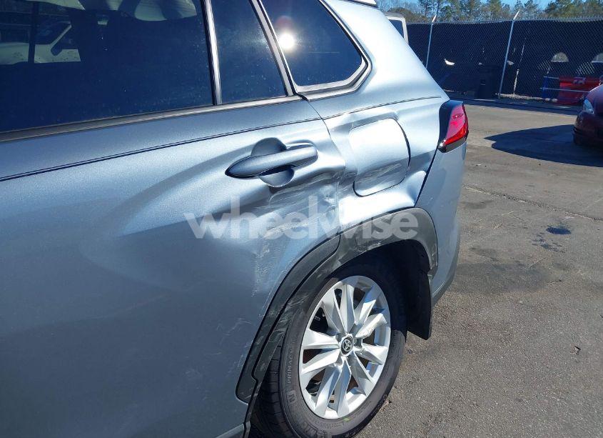 Photo 6 of 2024 Toyota Corolla CROSS LE (VIN 7MUBAAAG1RV088404)