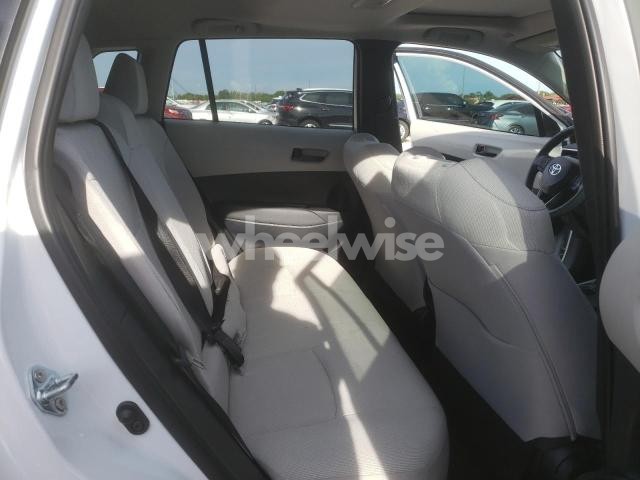 Photo 5 of 2024 TOYOTA COROLLA CROSS LE (VIN 7MUBAAAG1RV093375)