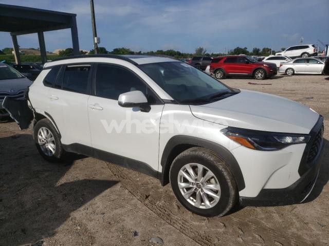 Photo 6 of 2024 TOYOTA COROLLA CROSS LE (VIN 7MUBAAAG1RV093375)