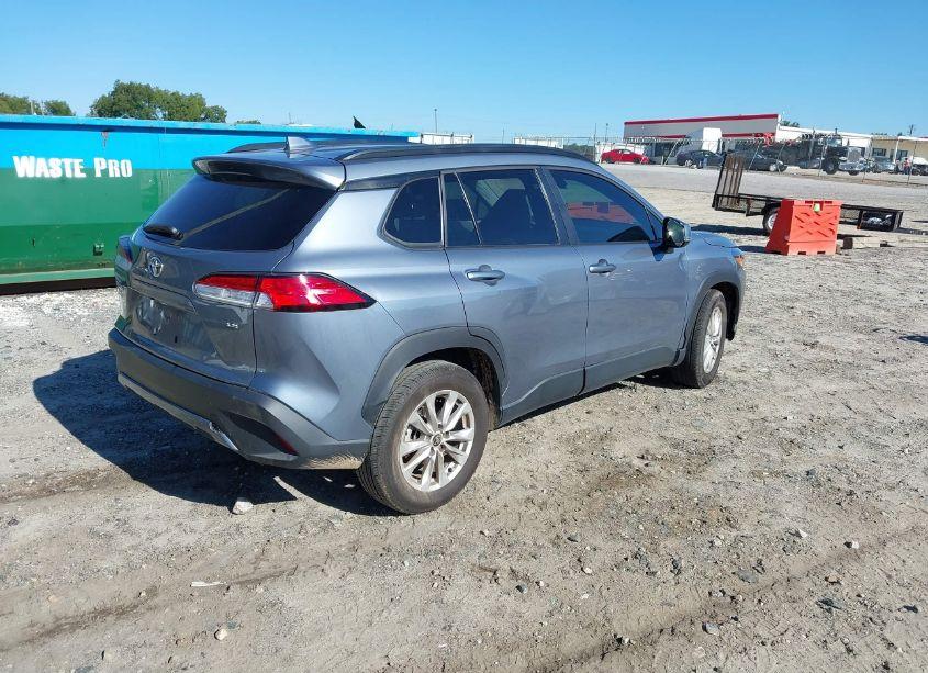 Photo 4 of 2022 Toyota Corolla CROSS LE (VIN 7MUBAAAG2NV033003)