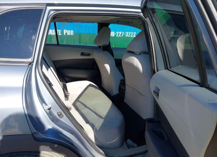 Photo 8 of 2022 Toyota Corolla CROSS LE (VIN 7MUBAAAG2NV033003)