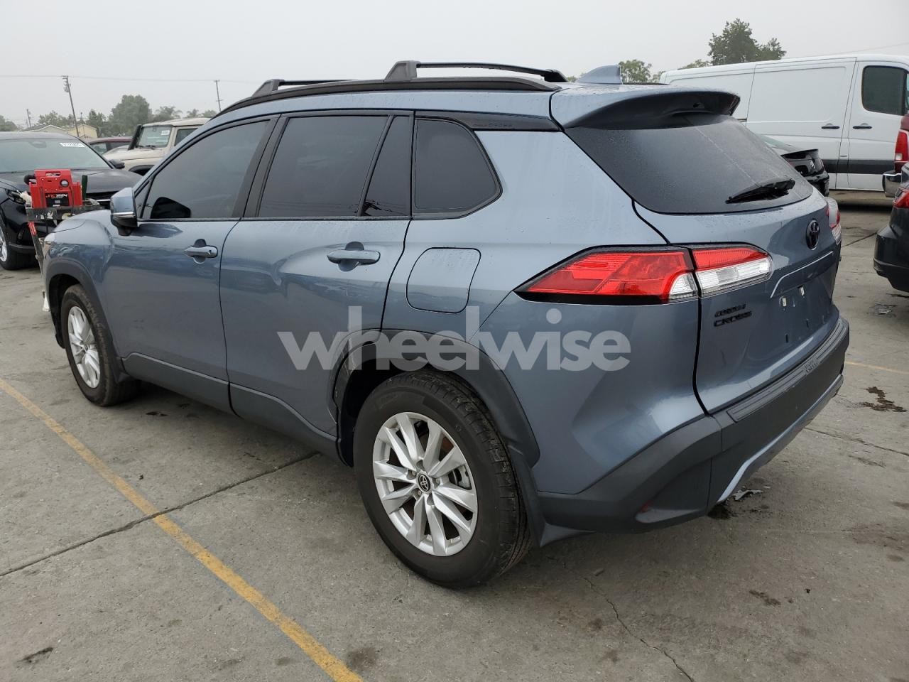 Photo 2 of 2022 TOYOTA COROLLA CROSS LE (VIN 7MUBAAAG3NV033480)