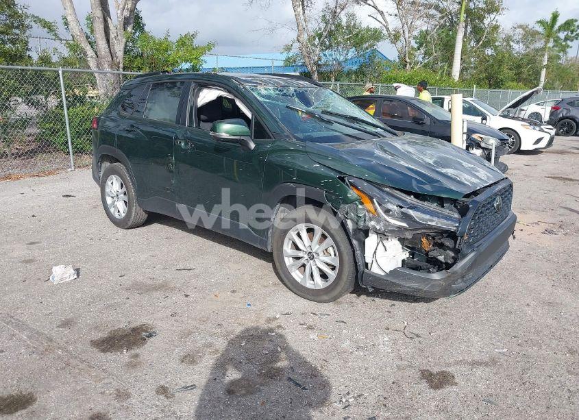 2022 Toyota Corolla CROSS LE (VIN 7MUBAAAG4NV015294) main photo