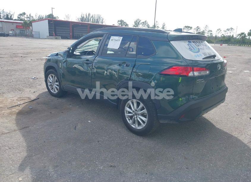 Photo 3 of 2022 Toyota Corolla CROSS LE (VIN 7MUBAAAG4NV015294)