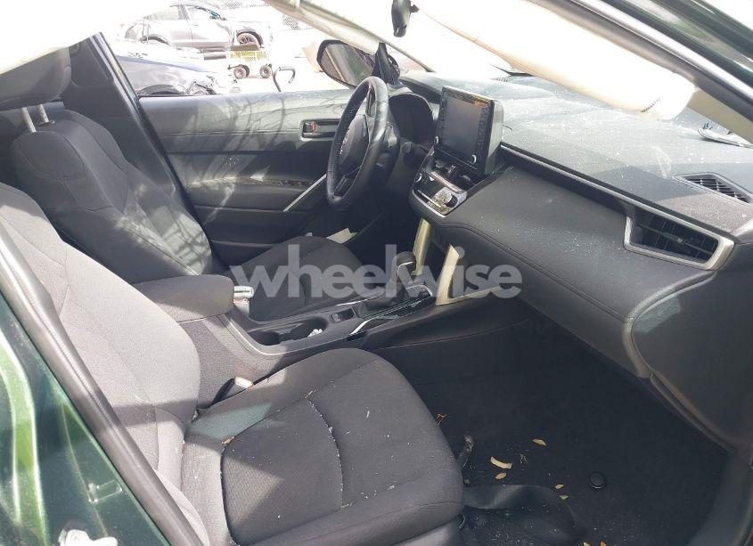Photo 5 of 2022 Toyota Corolla CROSS LE (VIN 7MUBAAAG4NV015294)