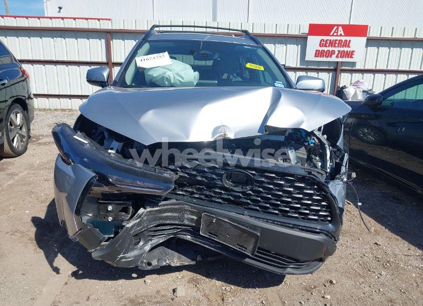 Photo 12 of 2024 Toyota Corolla CROSS LE (VIN 7MUBAAAG4RV094102)