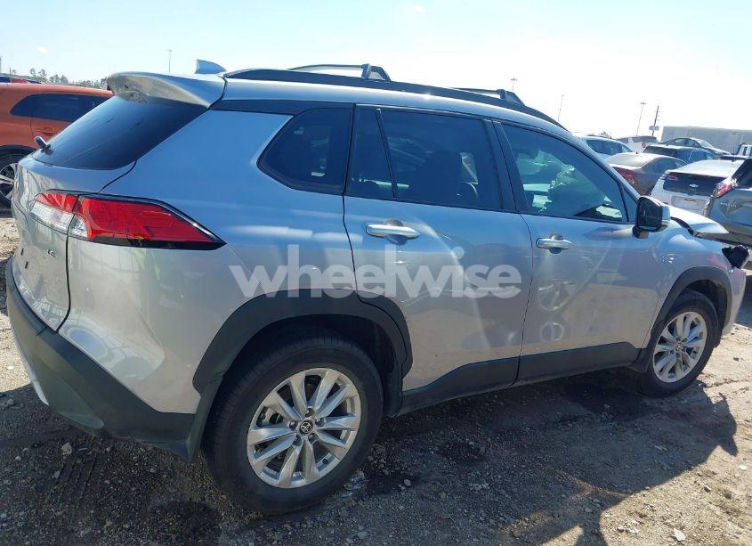 Photo 13 of 2024 Toyota Corolla CROSS LE (VIN 7MUBAAAG4RV094102)