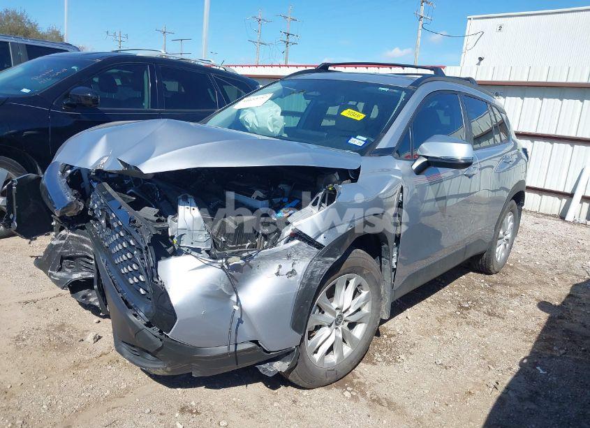 Photo 2 of 2024 Toyota Corolla CROSS LE (VIN 7MUBAAAG4RV094102)